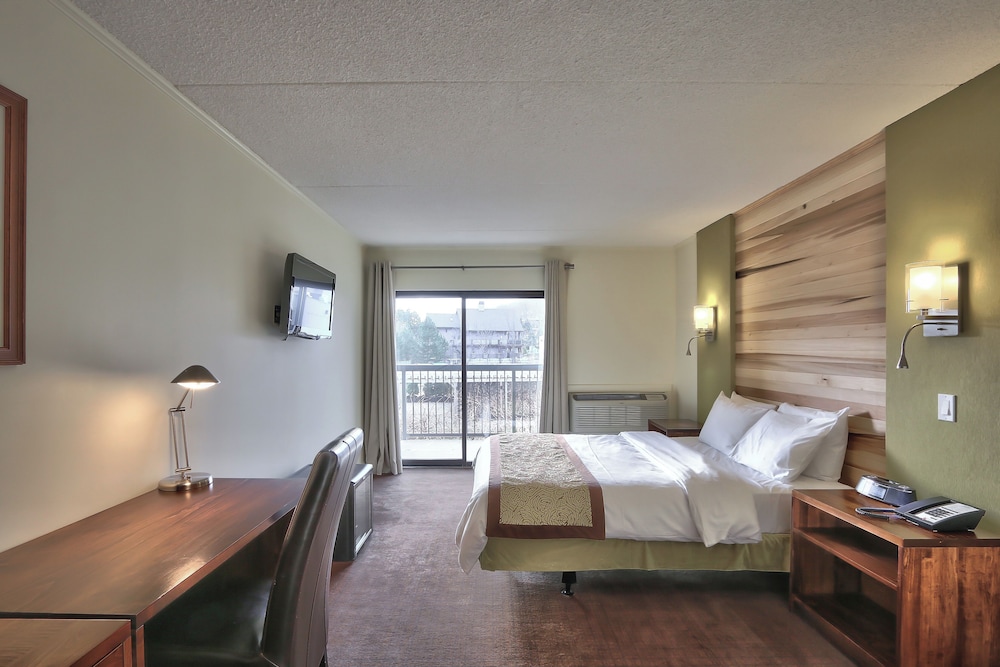 Queen Room with One Queen Bed (Non Smoking) photo 1