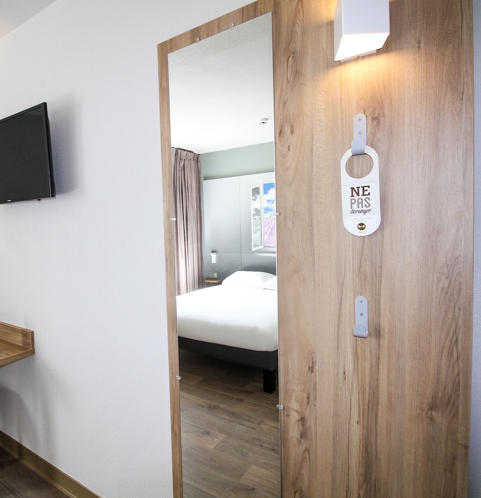 Double Room, Accessible, Non Smoking - Photo 4