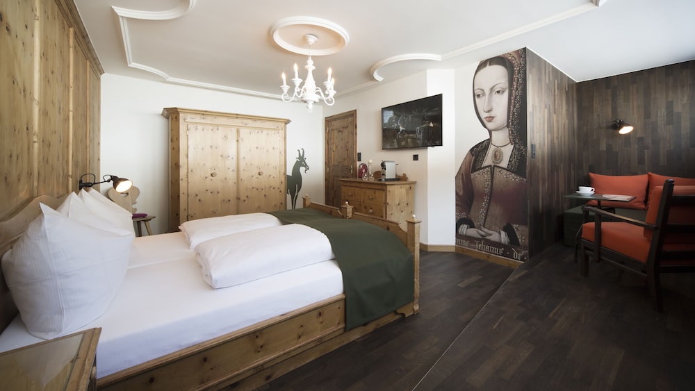 Deluxe Double Room (Grafenzimmer Jagdschloss) photo 1