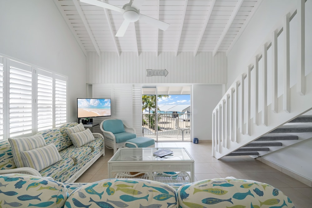 Villa, 2 Bedrooms, Oceanfront (Villa #42)