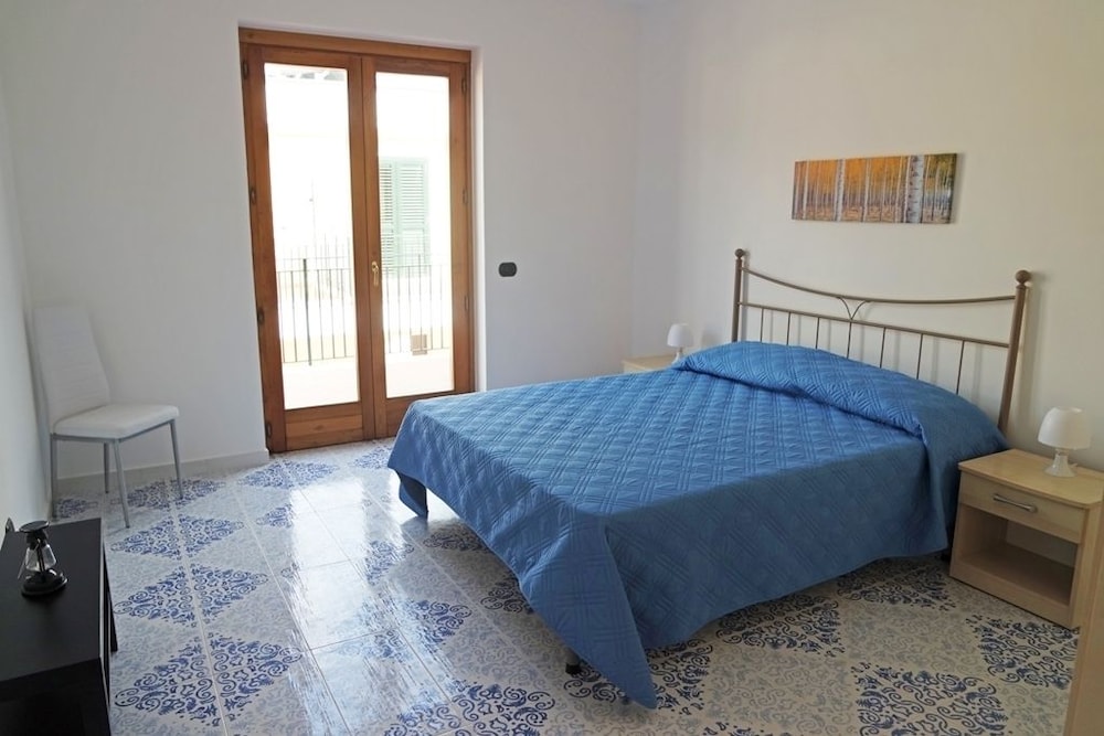 Apartment, 2 Bedrooms, Sea View photo 1