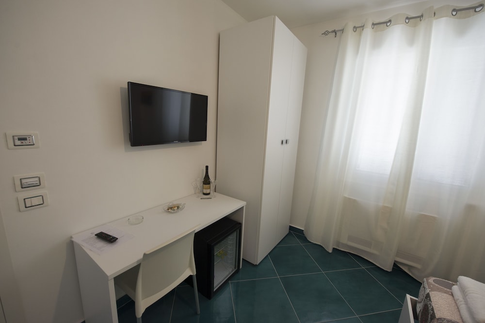Classic Double Room (101) photo 3