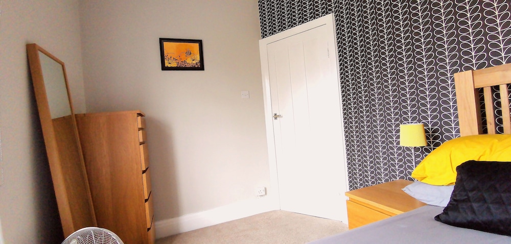 Apartment photo 2