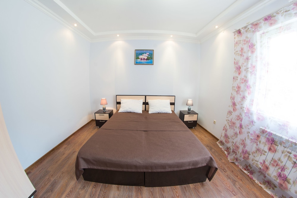 Standard Double Room, 1 King Bed photo 3