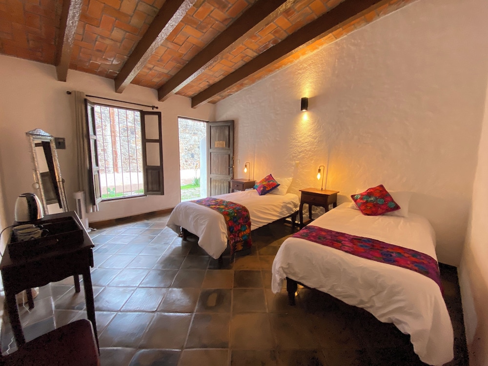 Deluxe Room, 2 Twin Beds photo 1