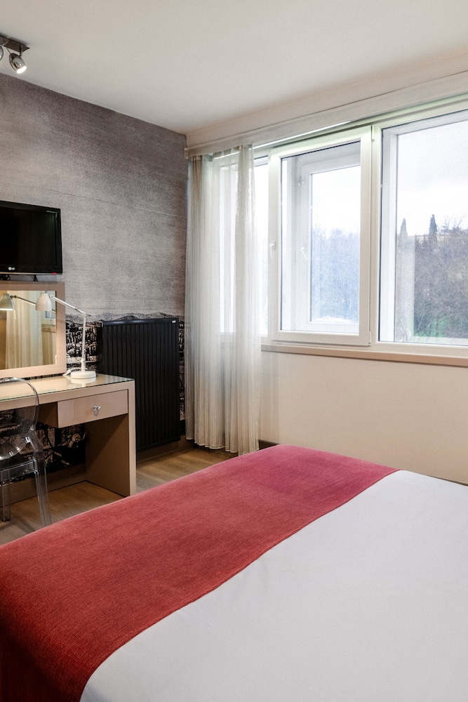 Grand Room photo 2