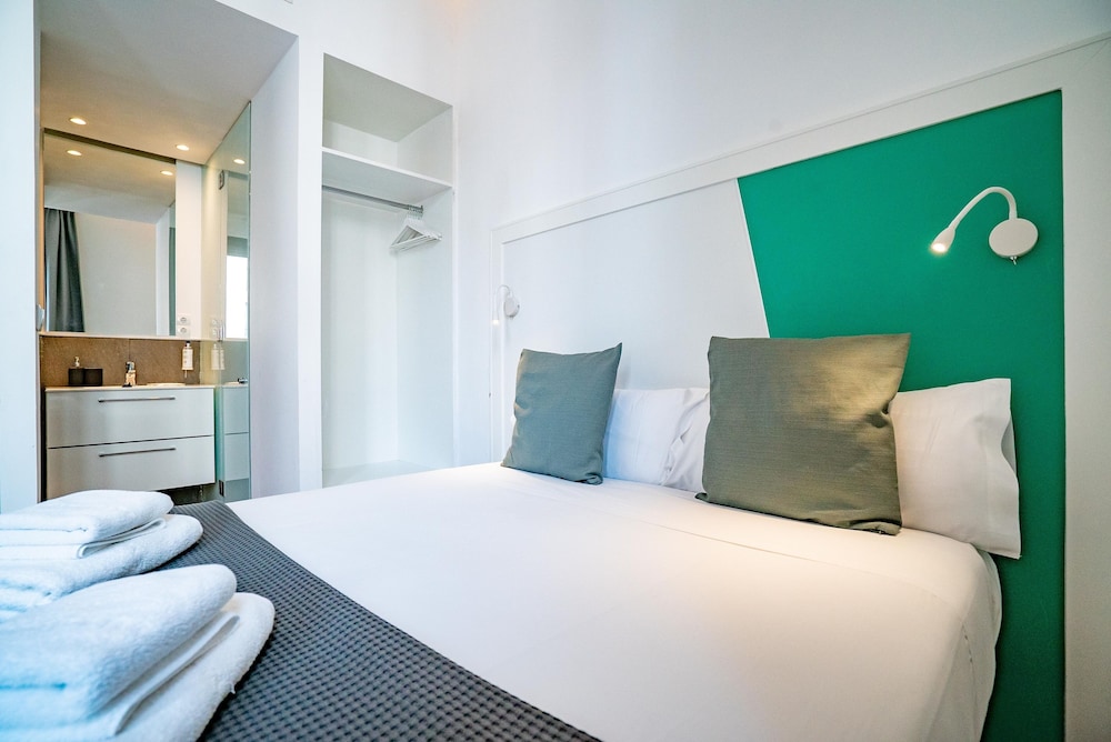 Studio with Gran Via Views (2 people) - Photo 6