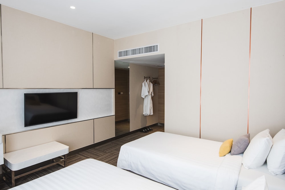 Superior Room, 2 Twin Beds photo 3