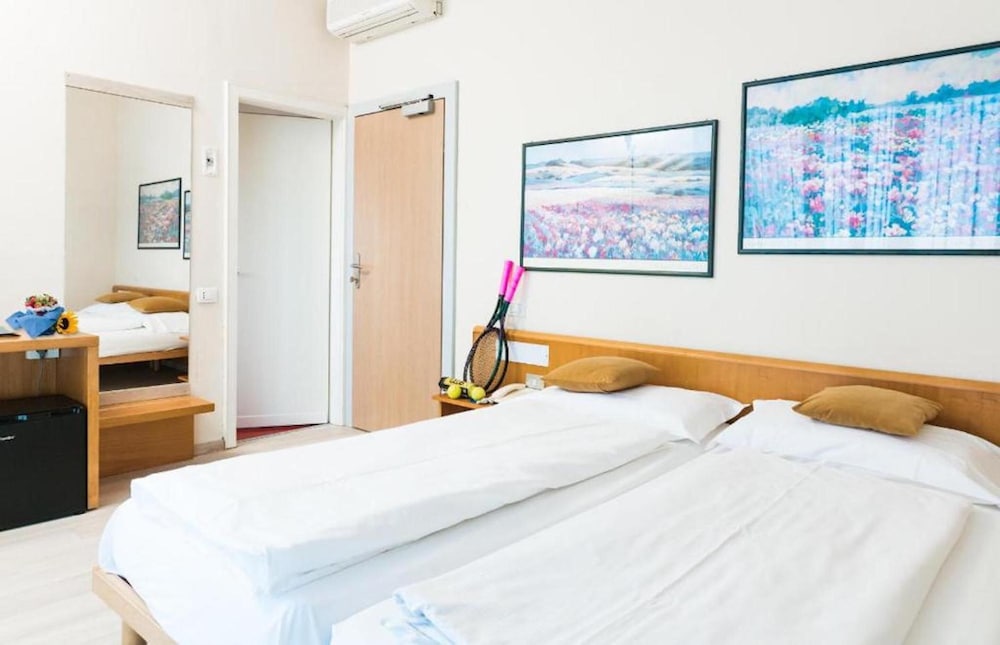 Comfort Double Or Twin Room - Photo 1
