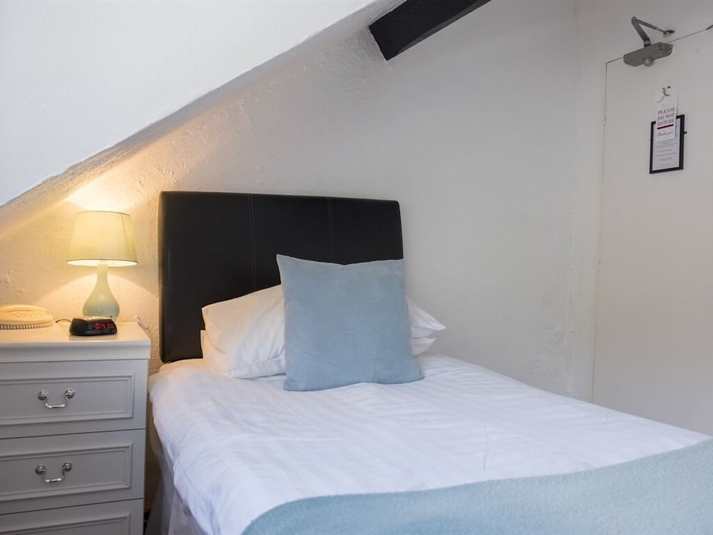 Single Room, Ensuite photo 3