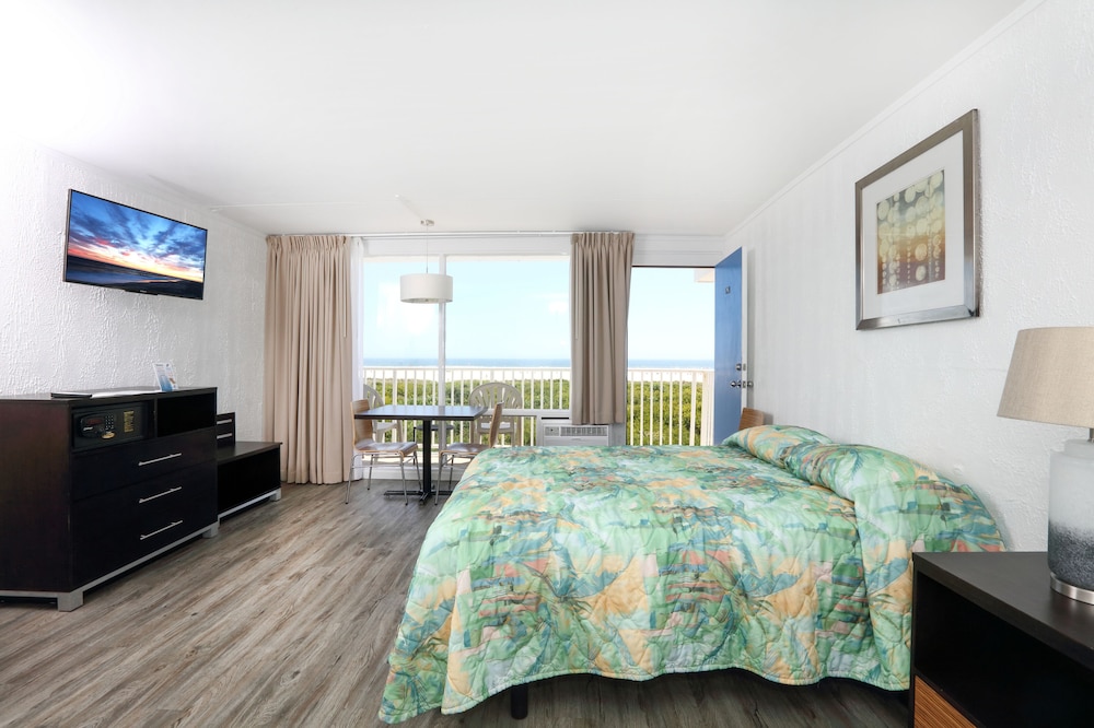 Deluxe Room, 2 Queen Beds, Ocean View, Oceanfront photo 3