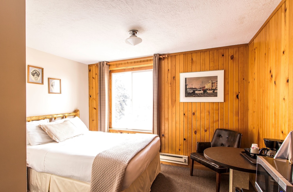 Standard Room, 1 Queen Bed, Non Smoking photo 1
