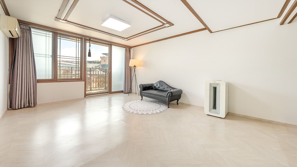 Basic Room, 1 Bedroom (Main Building Room 101)