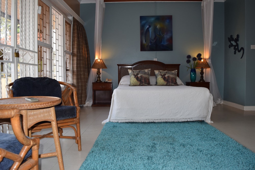 Family Room, Private Bathroom