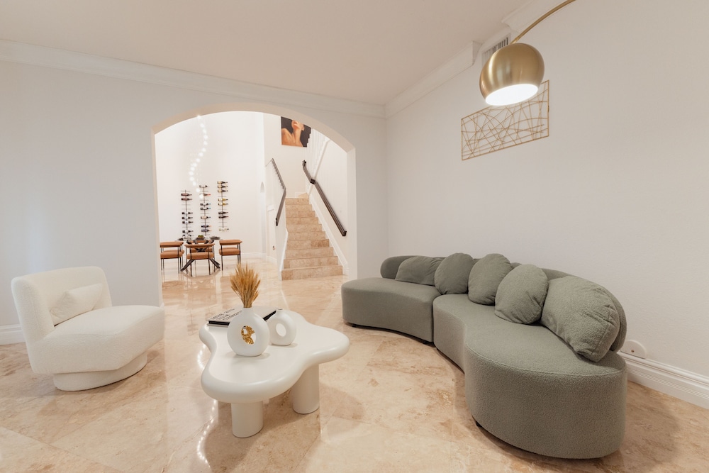 Miami Getaway Heated Pool House & Pool Table Villa, Foto 11
