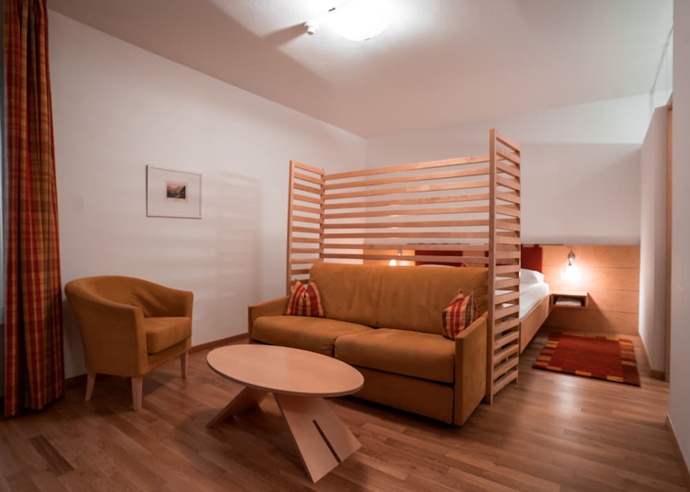 Junior Suite, Non Smoking - Photo 1