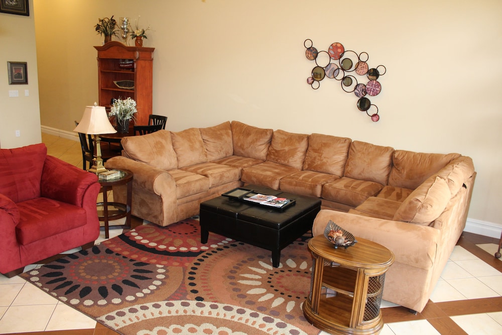 Luxury Condo, Multiple Beds, River View photo 3