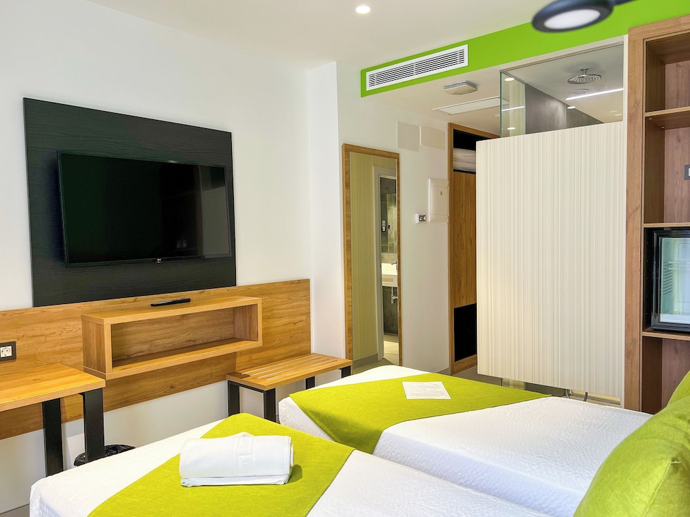 Classic Twin Room