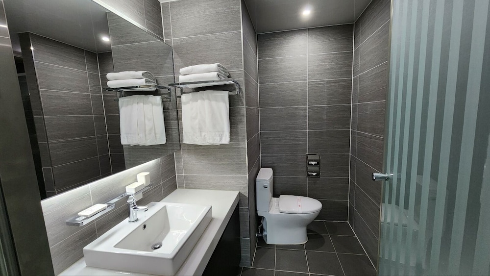 Premier Twin Room photo 2