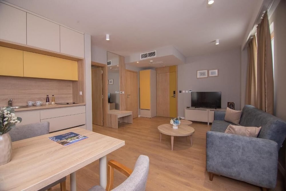 Deluxe Apartment