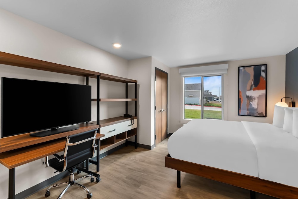 Suite, 1 King Bed, Accessible, Non Smoking
