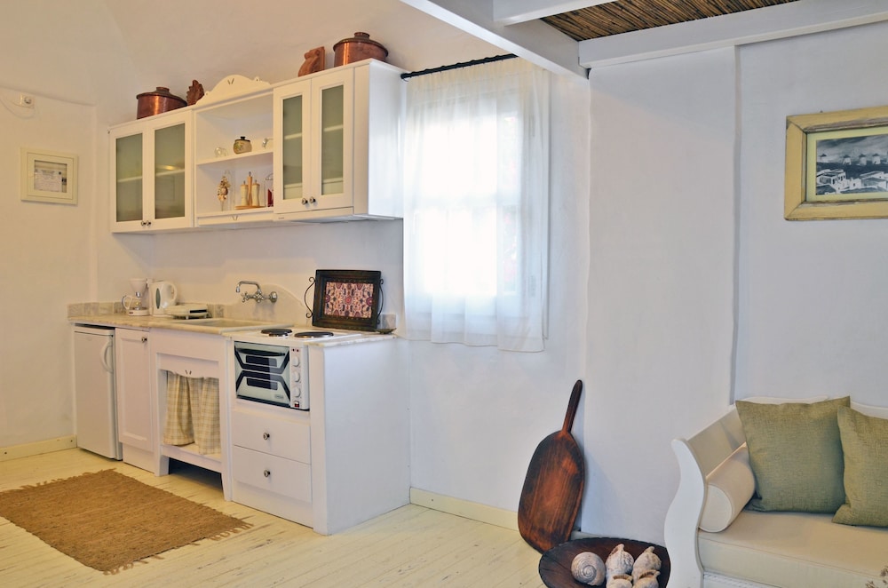 Deluxe Suite, 2 Bedrooms, Sea View (Tholos) photo 3