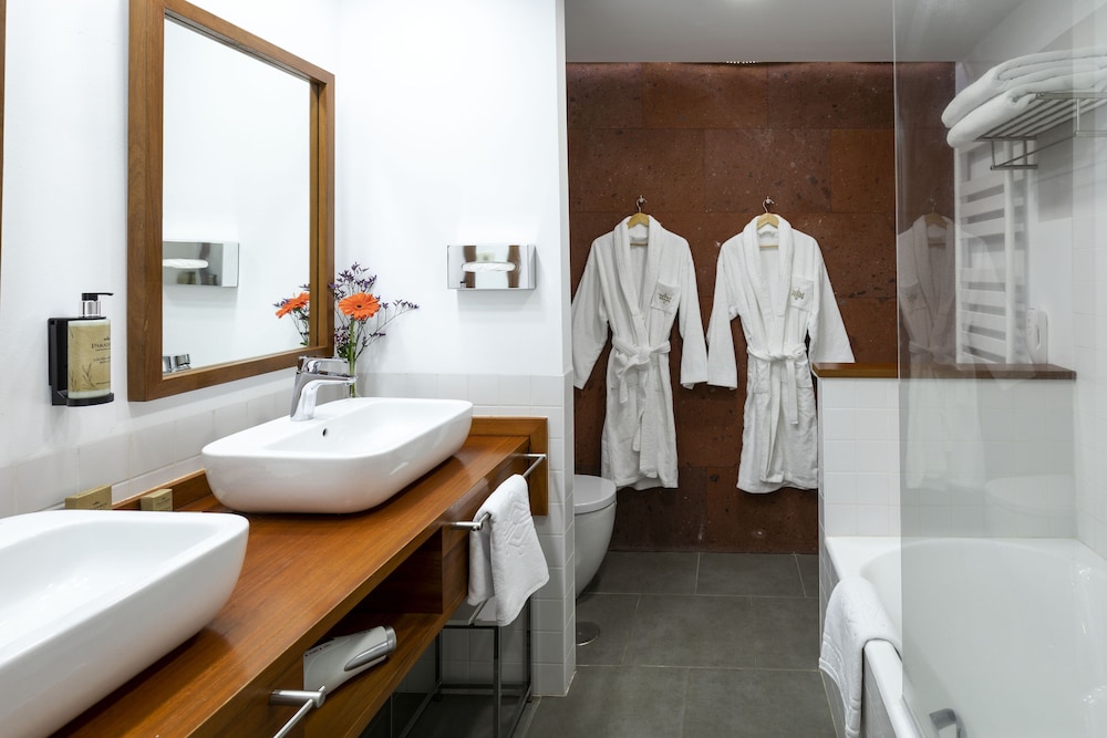 Superior Twin Room - Photo 4
