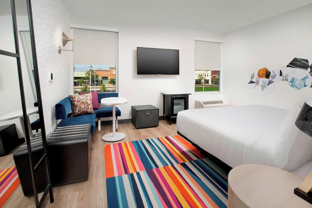 aloft, Room, 1 King Bed - Photo 1