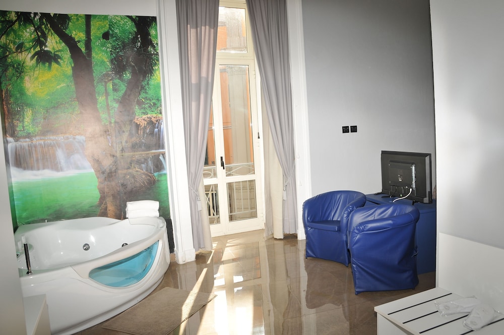 Suite, 1 King Bed