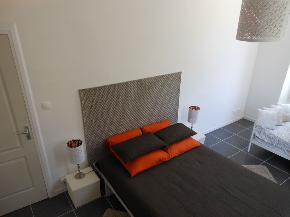 Apartment (ORANGEADE) photo 2