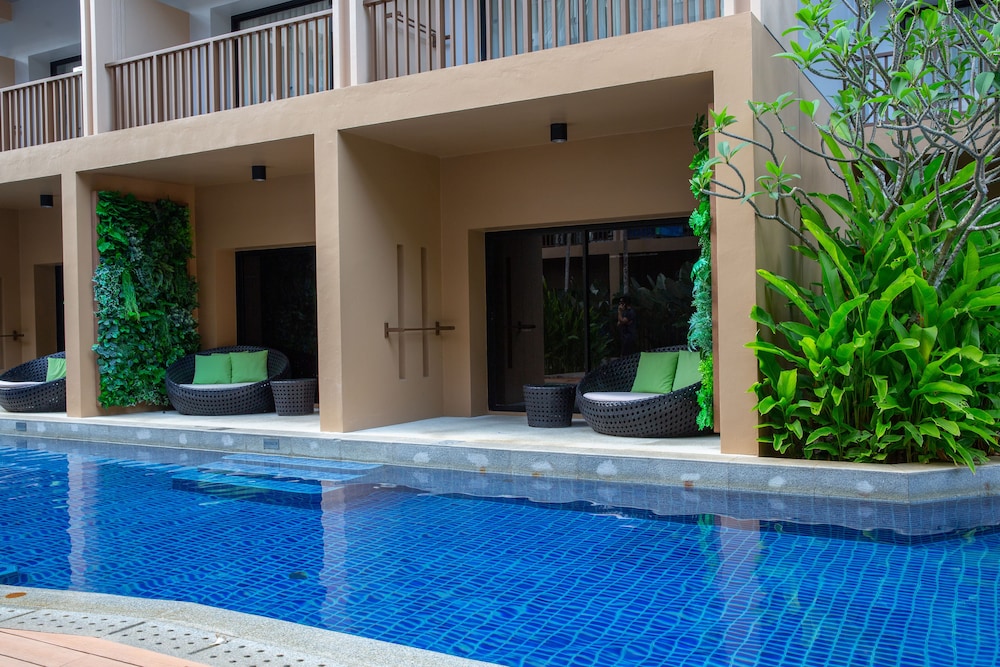 Premier Room (Pool Access) - Photo 7