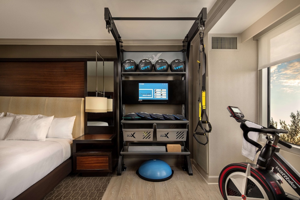 Room, 1 King Bed, Accessible (Mobility/Hearing, Fitness) - Photo 4