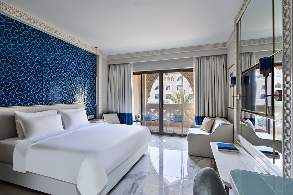 Deluxe Room - Theme Park Tickets For 2 Adults Included