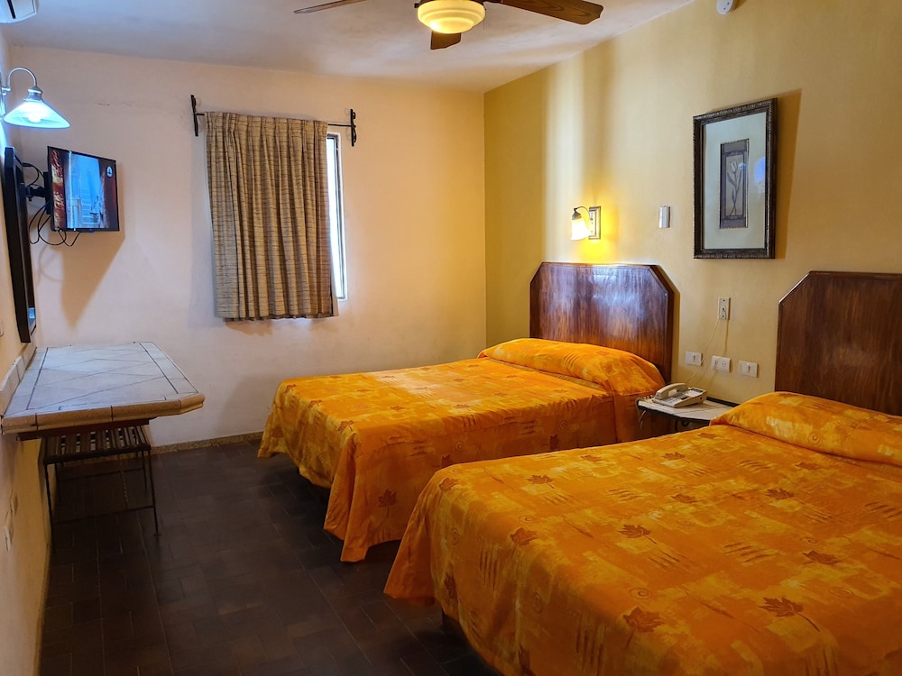 Executive Suite - Photo 3