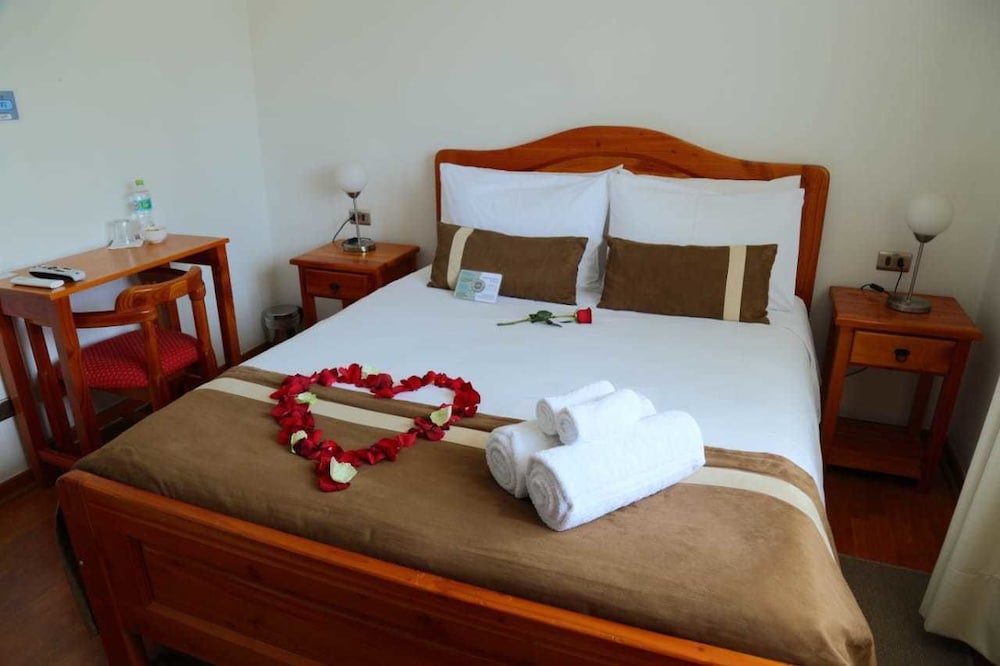 Double Room, 1 Queen Bed photo 1