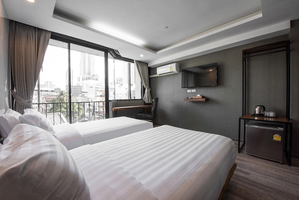 Deluxe Twin Room, Non Smoking, Private Bathroom photo 3
