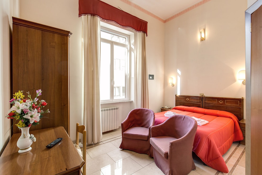 Superior Double or Twin Room photo 3