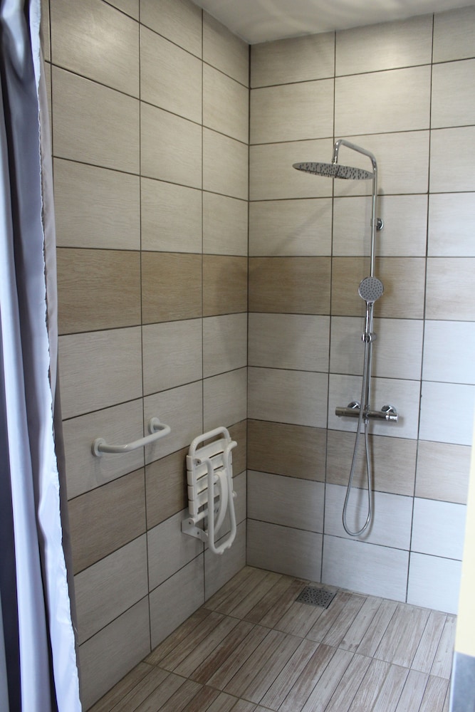Royal Double Room, Mobility Accessible, Ground Floor photo 3
