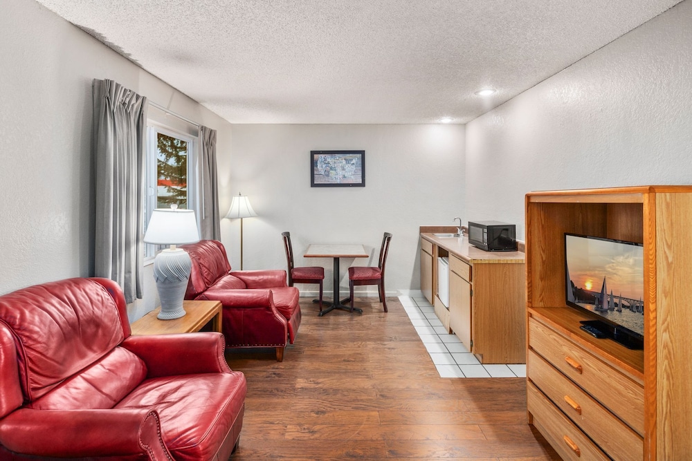 Suite, 2 Queen Beds - Photo 3