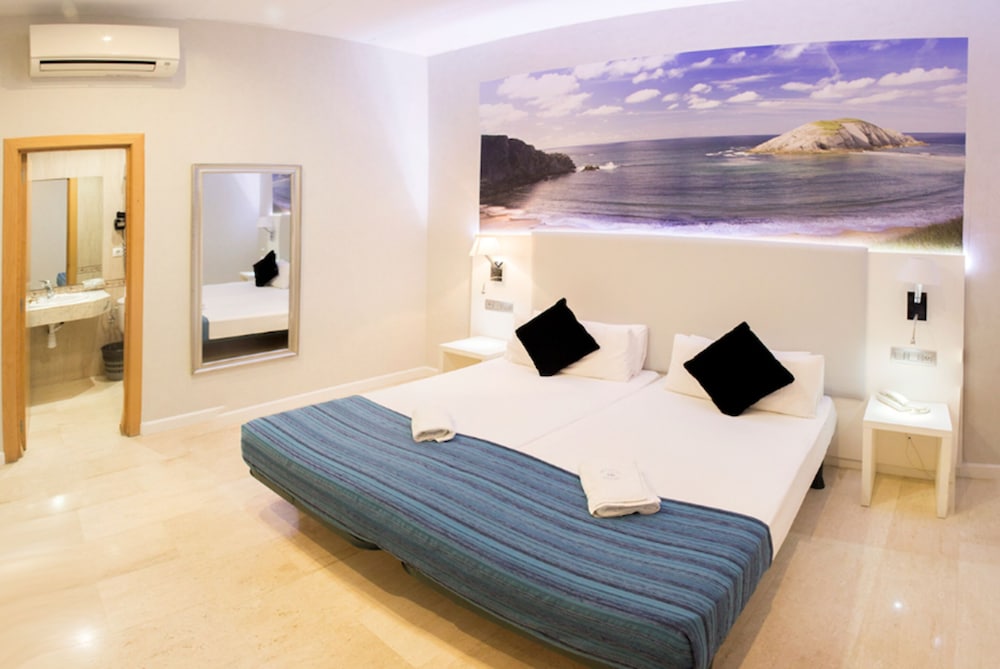 Twin Room, 3 Twin Beds (Extra bed) photo 2