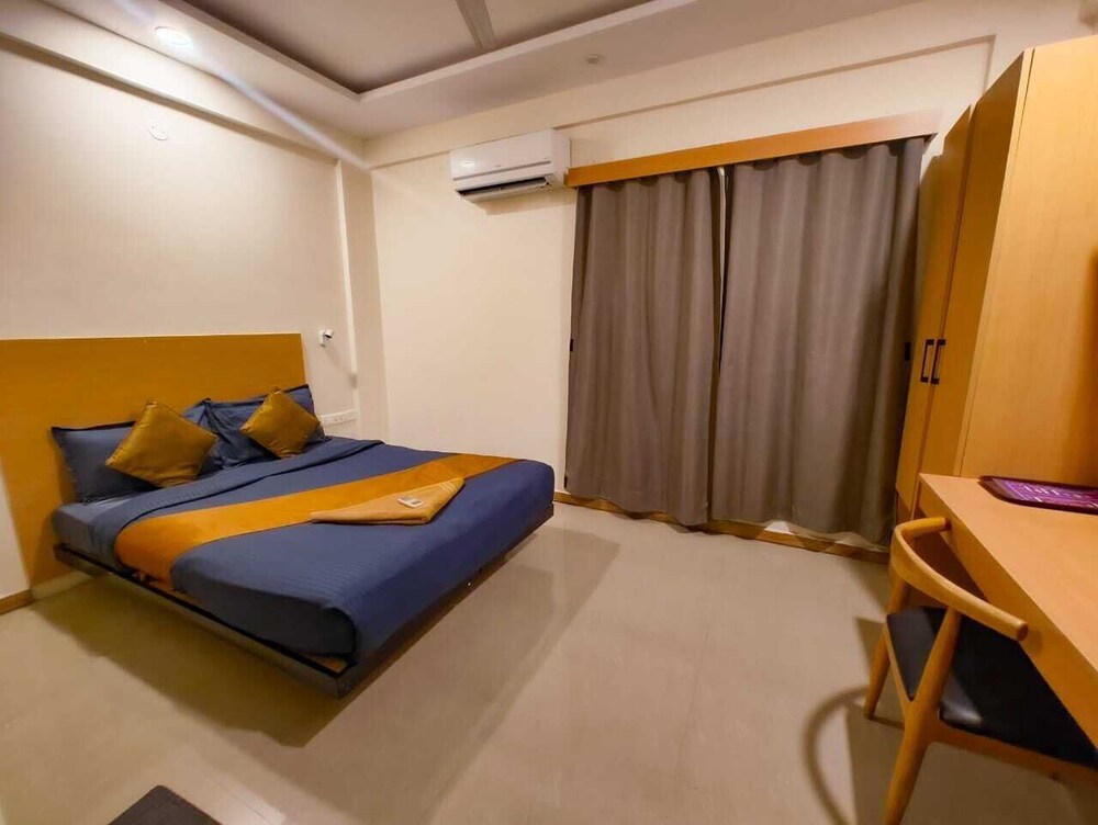 Deluxe Double Room, City View