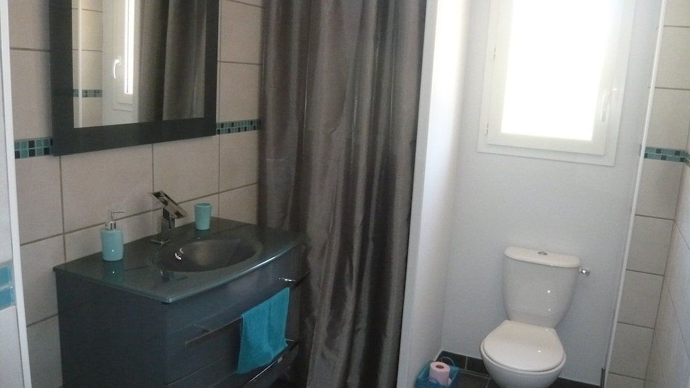 Comfort Double Room, 1 Queen Bed, Garden View (Baume) photo 2