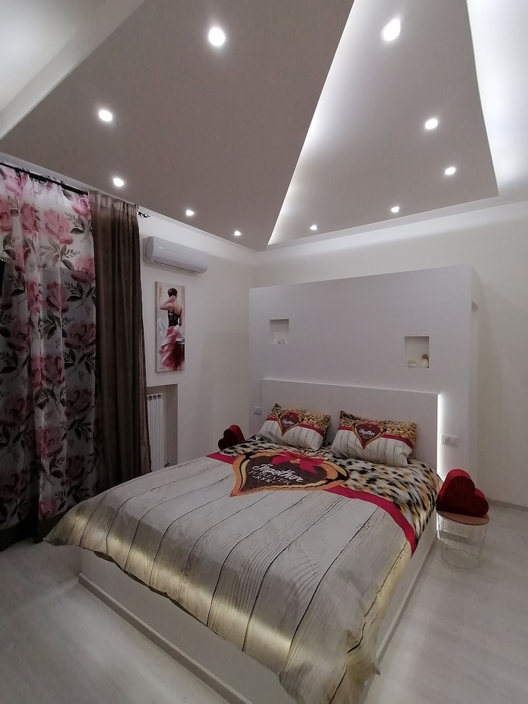 Double Room (Rosé)
