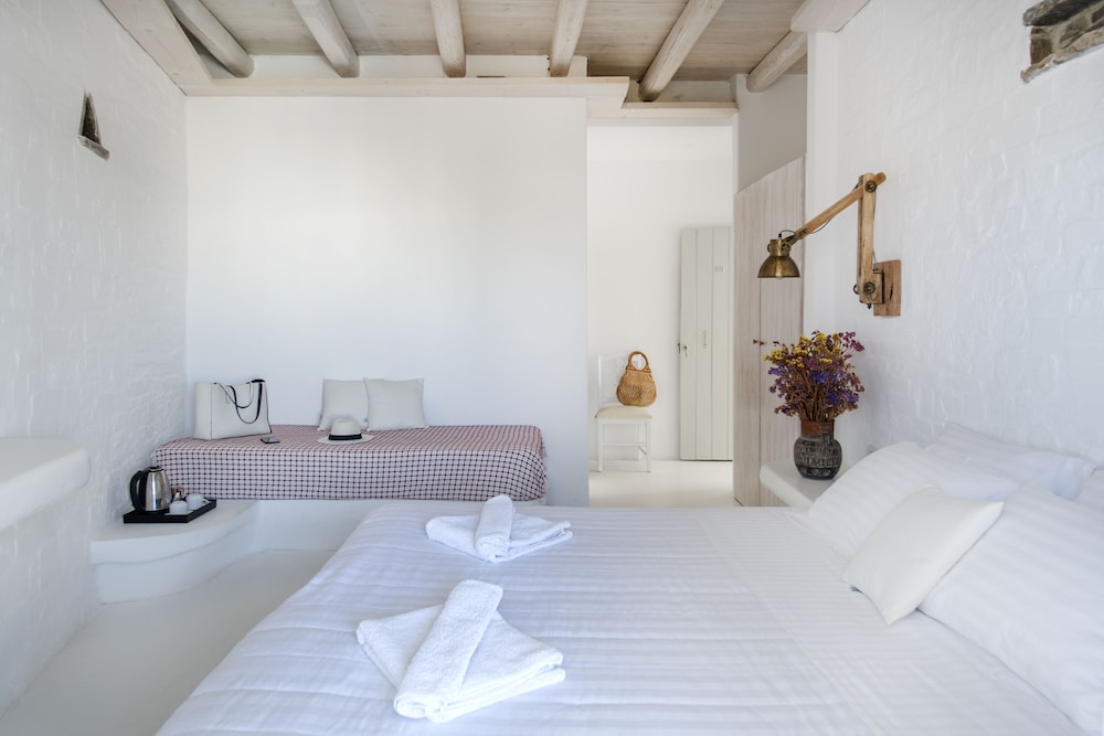 Premium Room, Pool View - Photo 7