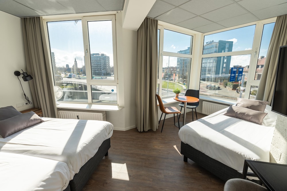 Basic Triple Room, City View photo 1