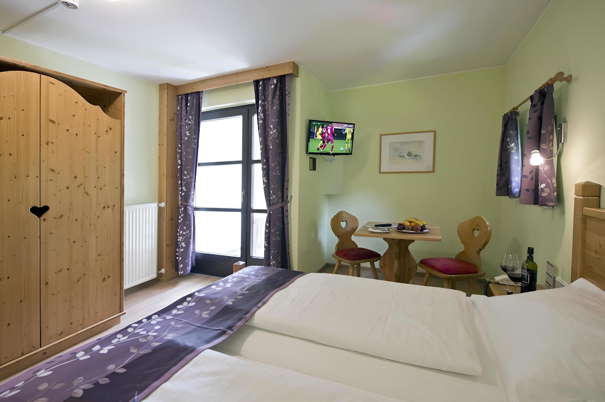 Standard Double Room, Balcony photo 2