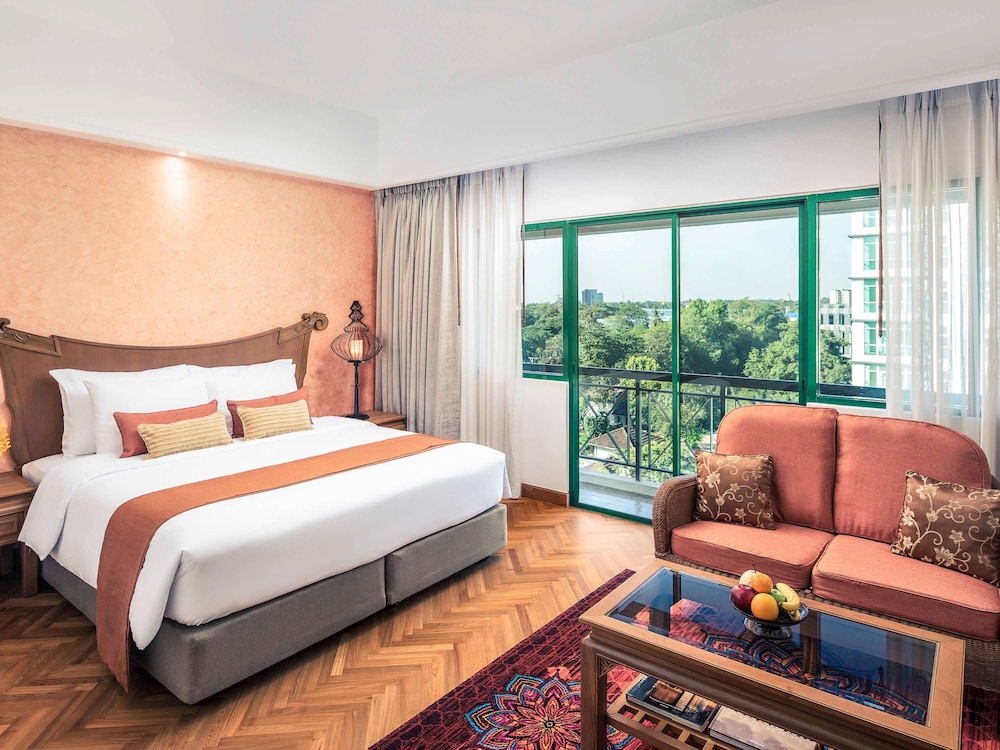 Studio, 1 Bedroom, Kitchenette (Balcony)