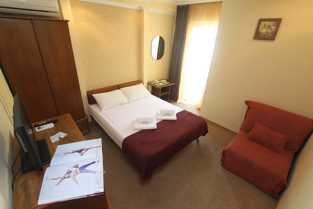 Standard Double Or Twin Room photo 3