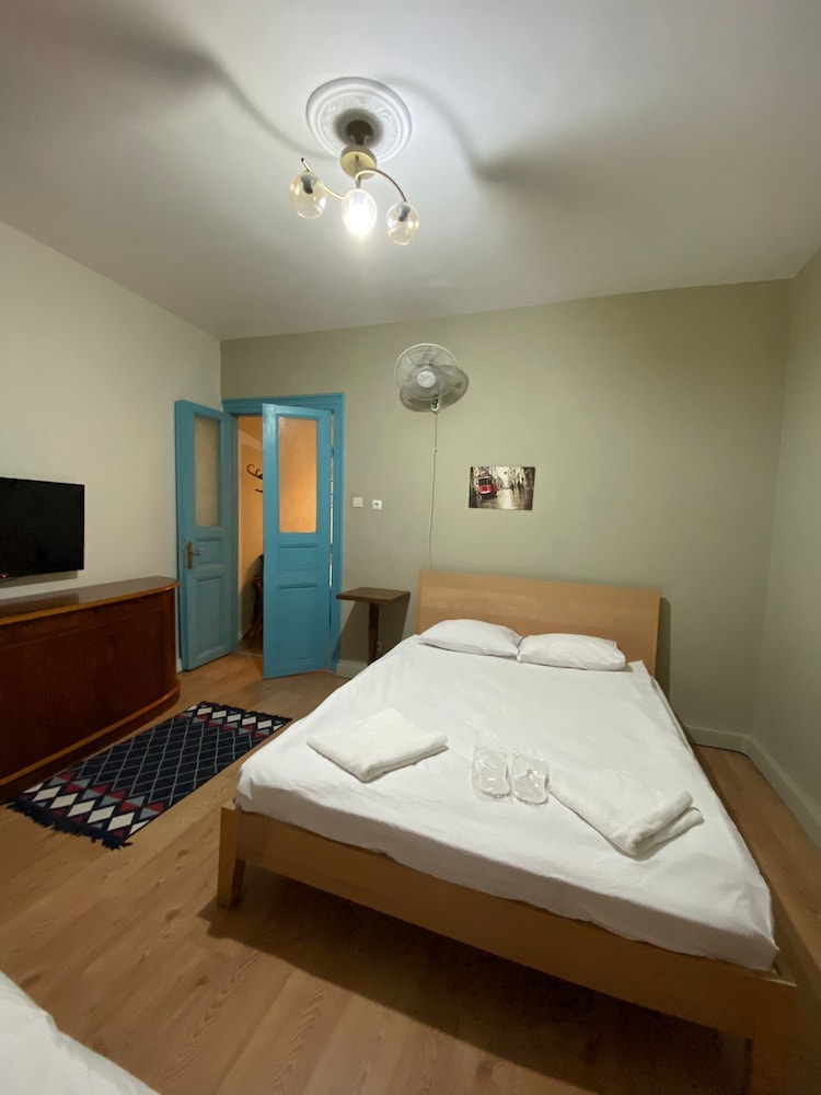 Family Apartment No 2 (150 Meters Away) photo 2