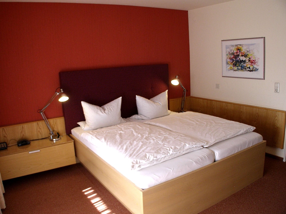 Standard Double Room, Balcony, Garden View